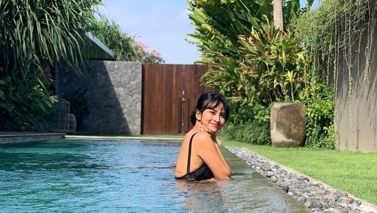 Berikut beberapa gaya Vanessa Angel yang dianggap seksi dan membuat iman netizen bergetar versi Insertlive.