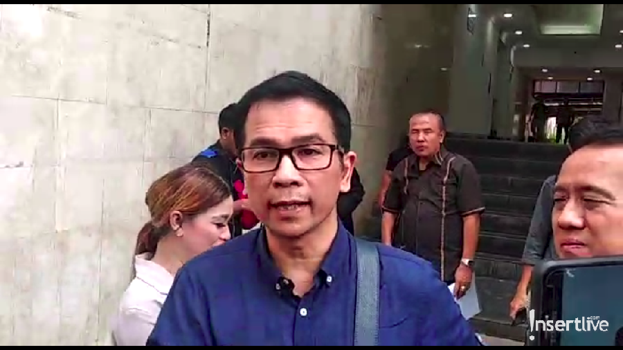 Isu Nikahi Ratna Pandita, Krisna Mukti: Honor Belum Ada, Foto Kesebar Disebut menikahi Ratna Pandita, Krisna Mukti memberi klarifikasi.