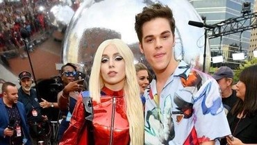 Lirik Lagu Slow Dance - AJ Mitchell feat. Ava Max