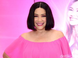 Titi DJ Tak Khawatir Tersaingi Musisi Muda