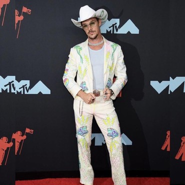 7 Selebriti dengan Pakaian Terburuk di MTV VMA 2019
