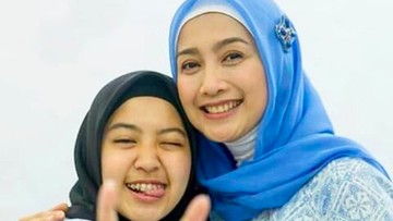 5 Artis Betah Jadi Single Mom