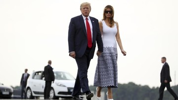 Ibu Negara Amerika Serikat Melania Trump dinyatakan positif terkena virus corona. Dia dan suaminya Donald Trump menjalani karantina setelah positif Covid-19