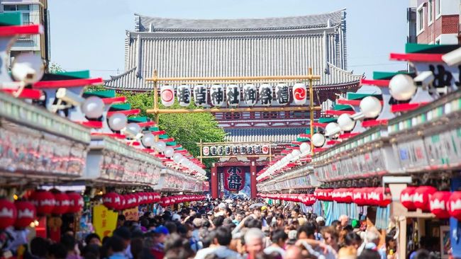 Jepang Bangun Stasiun Kereta Baru demi Olimpiade Tokyo Stasiun Takanawa Gateway dilewati jalur JR Yamanote yang merupakan salah satu jalur tersibuk di Tokyo.