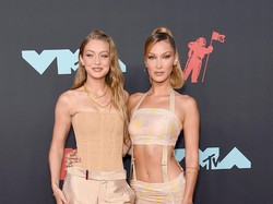 Gigi & Bella Hadid Ungkap Punya Saudari Lain yang Tak Diungkap ke Publik