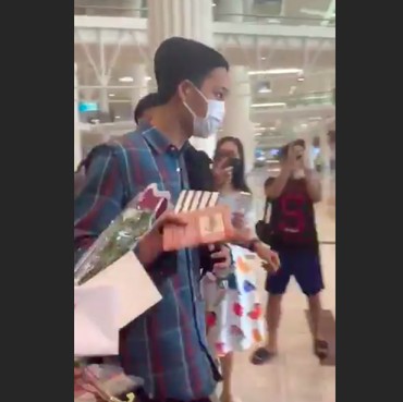 Mendarat di Dubai, Kai dan Baekhyun EXO Cuekin Penggemar