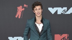 Warna-warni Penampilan Selebriti di MTV VMA 2019