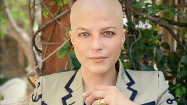 Selma Blair Korban Kekerasan Fisik, Dicekik hingga Dipukuli Mantan Pacar