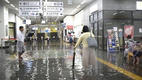 Waspada Banjir dan Longsor, Jepang Evakuasi 240 Ribu Warga
