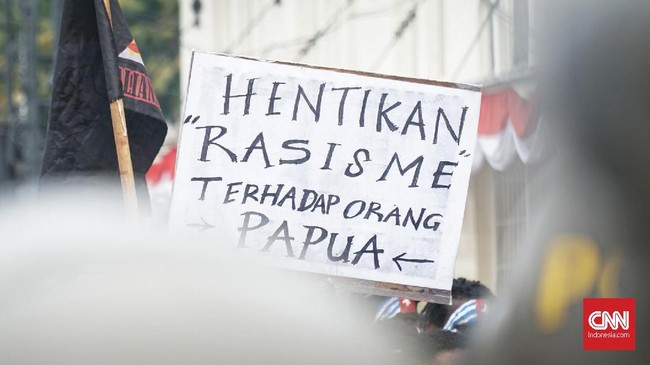 Anggota MRP, Tony Wanggai membenarkan massa pendemo yang melakukan aksi unjuk rasa di Abepura, Jayapura hari ini melakukan pembakaran Gedung MRP.