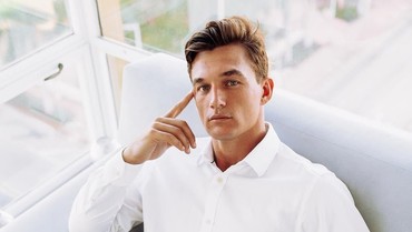 Tyler Cameron Bantah Isu Jadi Ayah dari Bayi Gigi Hadid