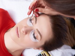 Tips Agar Eyelash Extension Bertahan Lama dan Tetap Bersih