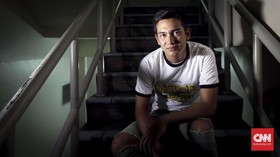 Cerita Adipati Dolken Ingin Jadi Penjaga Warnet
