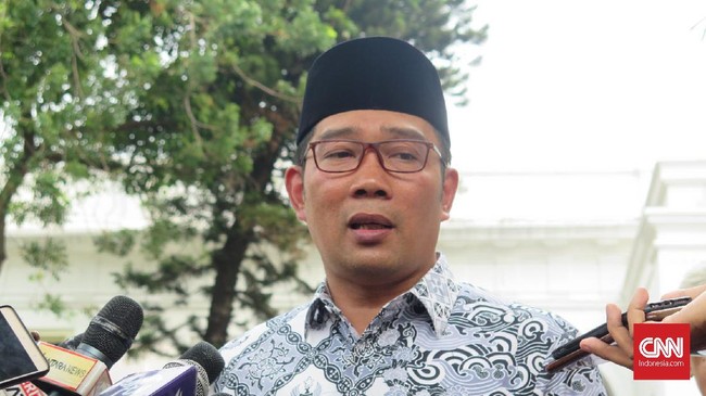 Gubernur Jabar Ridwan Kamil menjelaskan 3 tahap PSBB di Jabar, yang kedua setelah Bogor, Depok dan Bekasi adalah Bandung Raya.