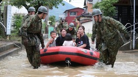 FOTO: Hujan Lebat Berujung Banjir dan Longsor di Jepang