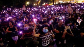 Pedemo Jadi Korban Pelecehan Polisi, Warga Hong Kong Protes