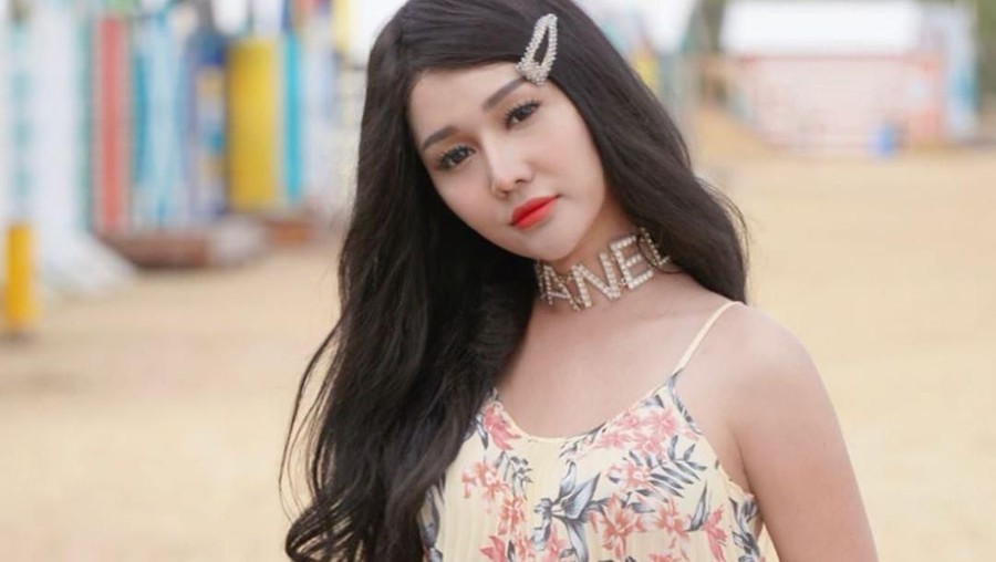 Lucinta Luna mengamuk karena seorang pria mencolek bokongnya.