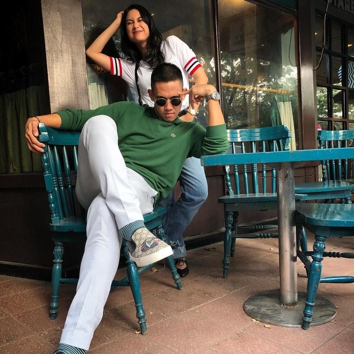 <p>Enggak melulu romantis, pasangan ini juga kadang berpose kocak. Saat libur bertanding dan tak ada jadwal latihan, Ryuji pasti meluangkan waktunya untuk Shabrina. (Foto: Instagram @ryujiutomo)</p>