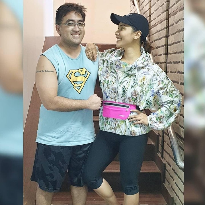 Meski sudah punya empat anak, Nadia dan suami kerap menghabiskan waktu berdua nih. (Foto: Instagram @nadiamulya)