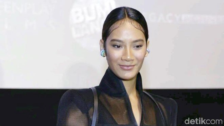 Tara Basro di gala premier film Gundala di Epicentrum.