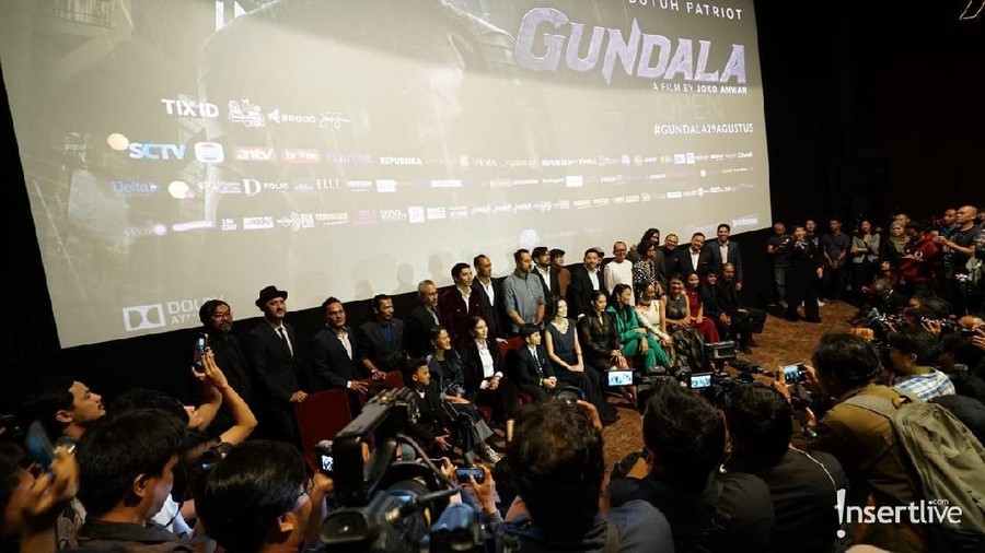 Pernah Diragukan, 'Gundala' Dapat Pujian di Hari Pertama Tayang Film Gundala mendapat sambutan baik dari para penonton meski sempat diragukan pada awalnya.