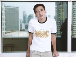 Alasan Adipati Dolken Tampil Nyentrik dengan Rambut Pink