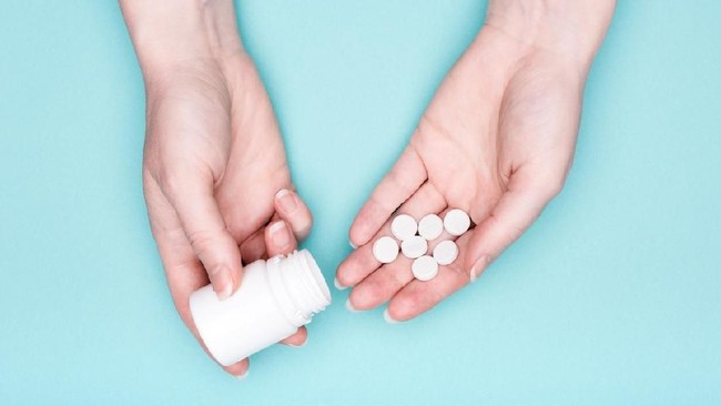 Kementerian Kesehatan Jepang setujui penggunaan pil aborsi Mefeego. Namiun harga dan aturan penggunaan obat ini masih diperdebatkan.