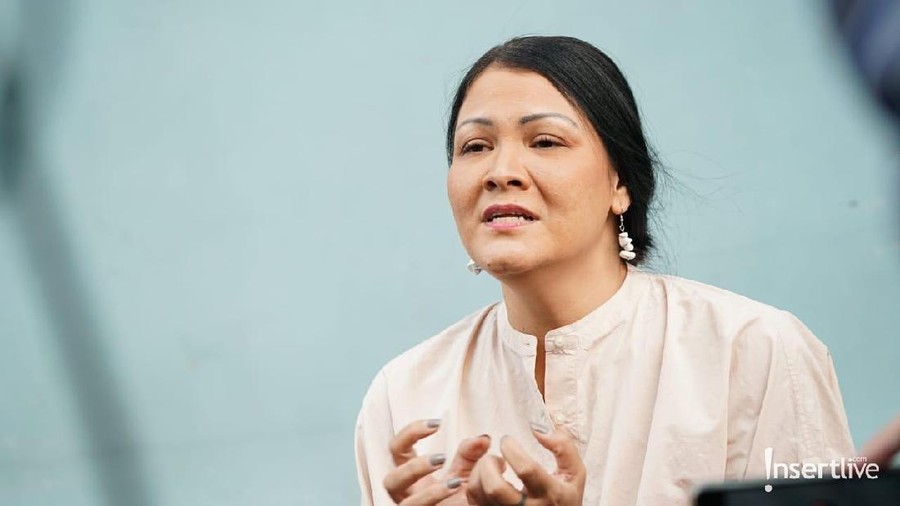 Melanie Subono Pesan Agar Nikita Mirzani Hanya Percaya Keluarga & Sahabat Pesan Melanie Subono untuk Nikita Mirzani.