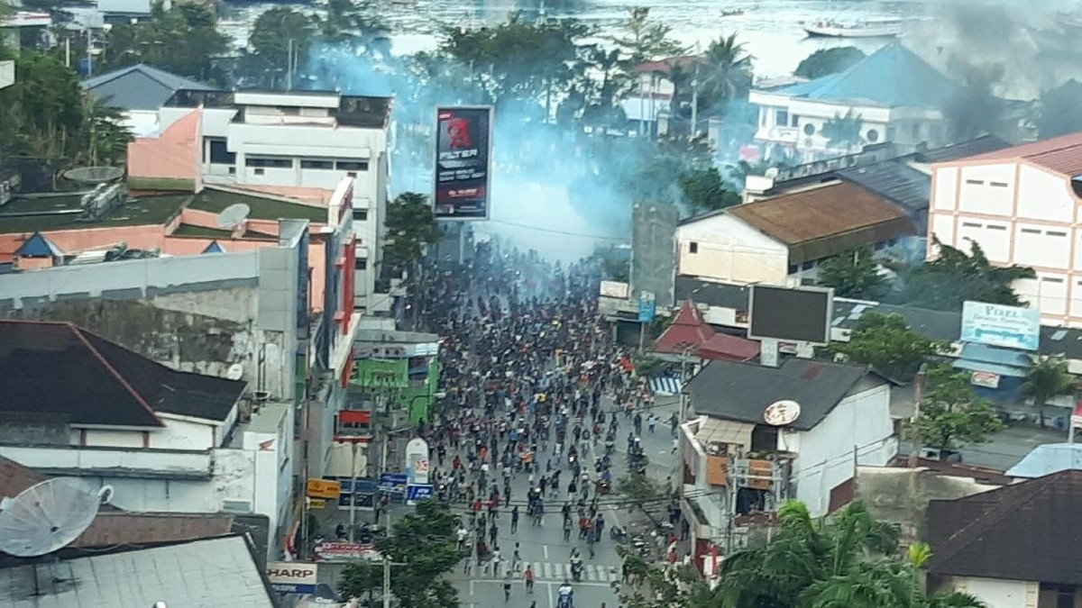 FOTO: Rusuh Massa di Jantung Papua, Jayapura