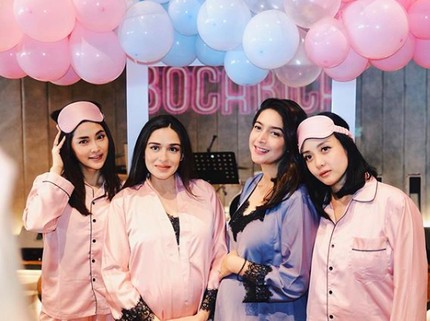 7 Potret Kemeriahan Baby Shower Nabila Syakieb & Yasmine Wildblood