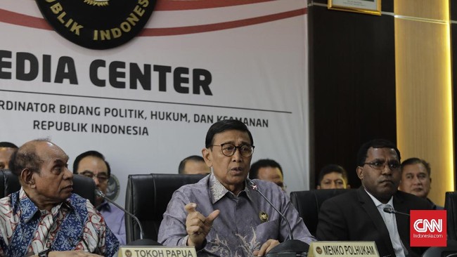Direktur RSDU Berkah, Pandeglang, Firman mengatakan Wiranto langsung dibawa ke IGD lantaran mengalami luka tusuk di perut sebelah kiri bawah.