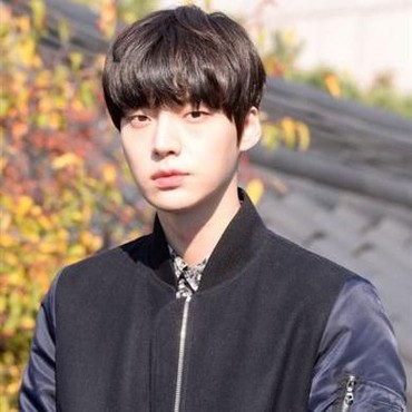 Usai Gugat Cerai Ku Hye Sun, Ahn Jae Hyun Terlihat Muram