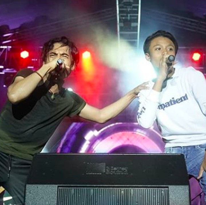 <p>Salah satu momen kebersamaan Charly dengan putra pertamanya, Mohammad Restu Gibhran Van Houten yang akrab disapa Restu. (Foto: Instagram/ @restuvht)</p>