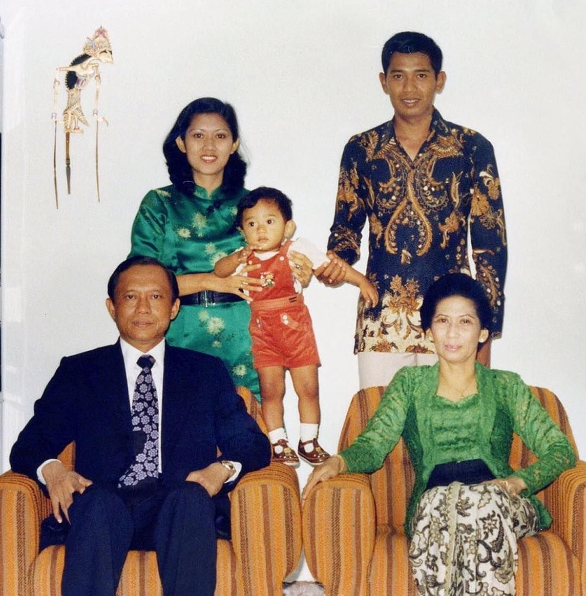 Ibu SBY&comma; Siti Habibah meninggal dunia pada Jumat &lpar;30&sol;8&rpar; di RS Mitra Cibubur&period; Berikut ini mari kenang lagi momen kebersamaan SBY dan ibundanya semasa hidup&period;