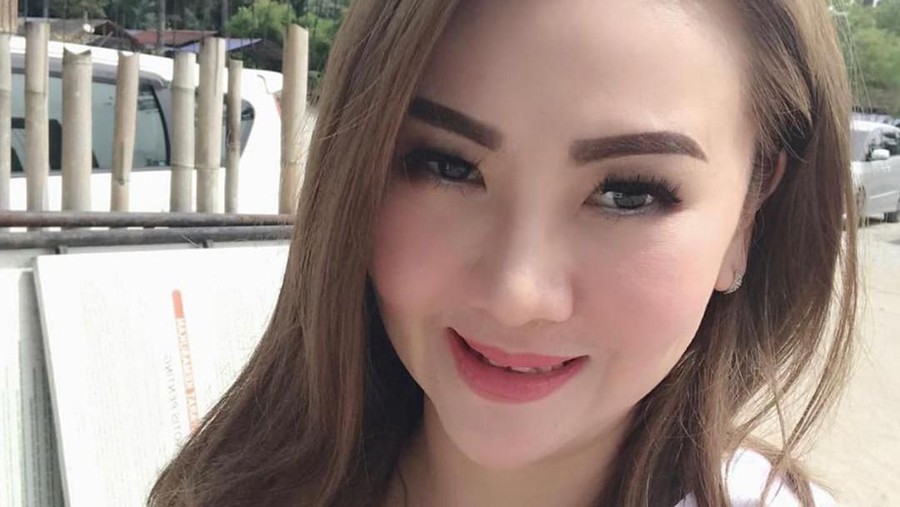 Elza Syarief menyerang Hotman Paris, putri angkat malah membela.