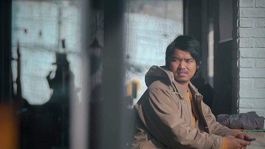 Shandy Aulia bermain film dengan Dodit Mulyanto, sayangnya Dodit justru dihujat abis-abisan.