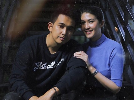 Mesra, 7 Potret Naga 'Lyla' & Istri yang Masih Menanti Momongan