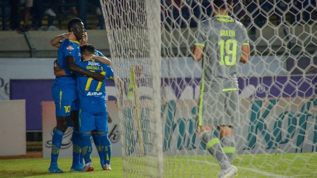 Panpel pertandingan Persib Bandung menyatakan tiket yang dipesan untuk laga Liga 1 Maung Bandung vs Arema FC sebanyak 25.500 lembar sudah habis terjual.