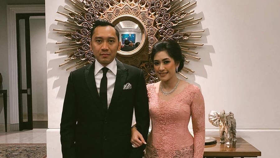 Duka Aliya Rajasa Atas Kepergian Ibunda SBY Aliya Rajasa Baskoro Yudhoyono sedih atas meninggalnya Ibu SBY, Siti Habibah.