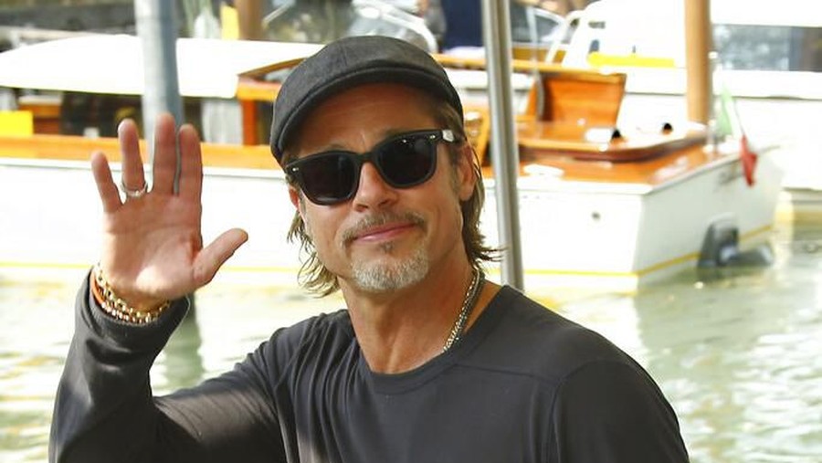 Brad Pitt secara terbuka menyebut kehidupan pribadinya hancur bak sampah ternak.