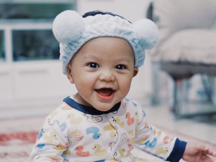 7 Potret Lucu & Menggemaskan Anak Mytha Lestari, Kala
