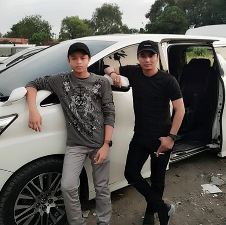<p>Mirip enggak Restu sama Ayah Charly, Bun? (Foto: Instagram/ @restuvht)  </p>