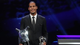 6 Fakta Keberhasilan Van Dijk Jadi Pemain Terbaik Eropa