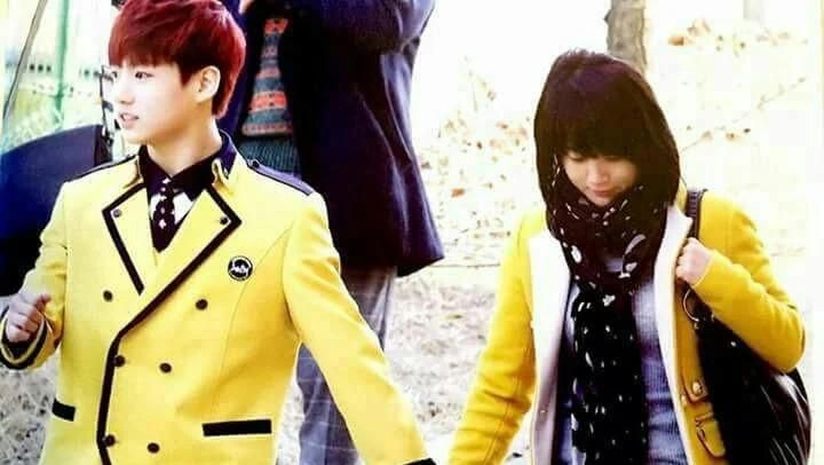 Beberapa potret ketampanan ayah dari Jungkok BTS versi Insertlive