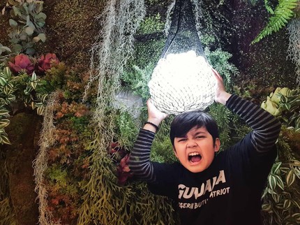 8 Potret Menggemaskan Muzakki Ramdhan, Pemeran Gundala Cilik