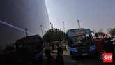 FOTO: Ramai-ramai Konvoi Kendaraan Listrik di Monas Sejumlah mobil dan motor bertenaga listrik wara-wiri di wilayah Monas, Jakarta, pada Sabtu (31/8) pagi. Tiga menteri Jokowi pun turut meramaikan.