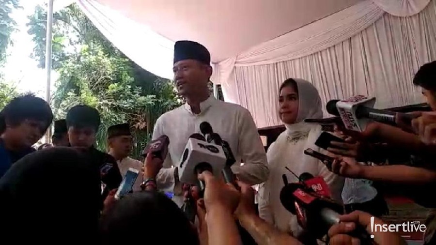 Kesedihan Agus Harimurti Yudhoyono atas meninggalnya eyang Siti Habibah.