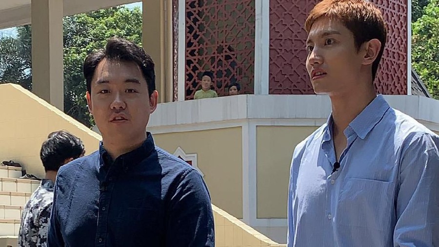 Sebelum konser dilangsungkan hari ini, CHangmin TVXQ terlihat berkunjung ke Taman Mini Indonesia Indah.