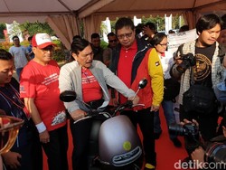 Luhut Ingatkan Program Kendaraan Listrik Tak Bisa Kelar 1 Periode Presiden