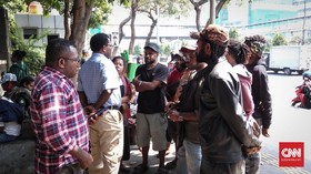 Gubernur Minta Aparat Tak Tangkap Masyarakat Papua yang Demo